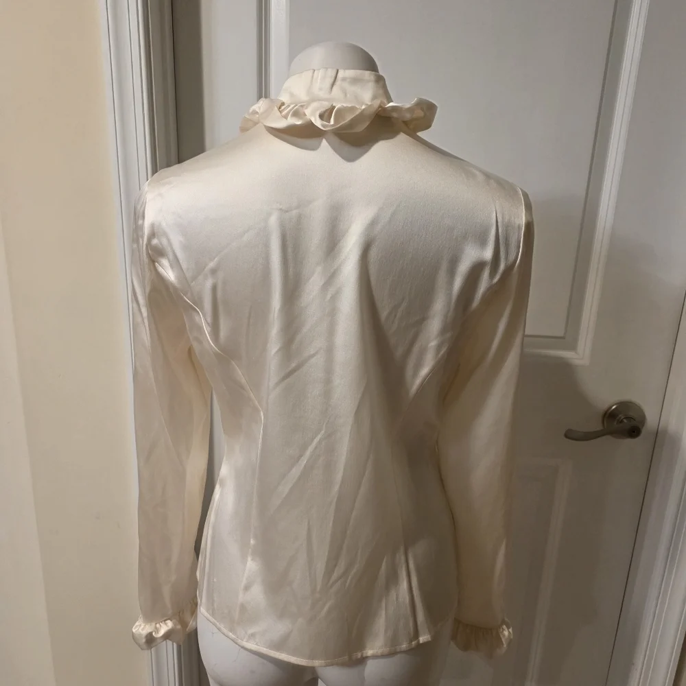 St. John Cream Ruffle Blouse - Picture 4 of 7